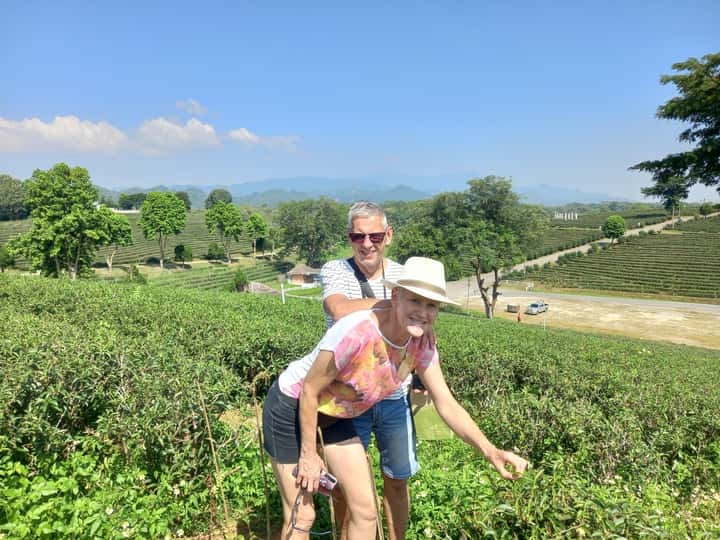 40202fb0840f0a40296f6e74d4af53c5