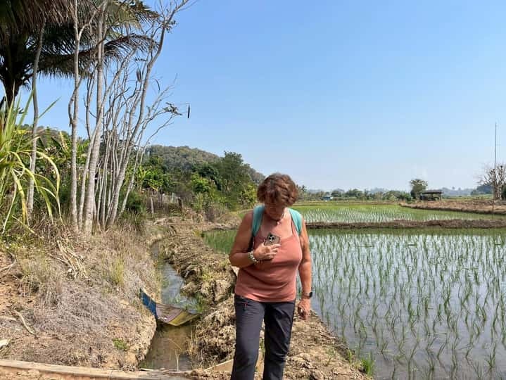 cf8398f49bee410654fe9b28b46fb05e